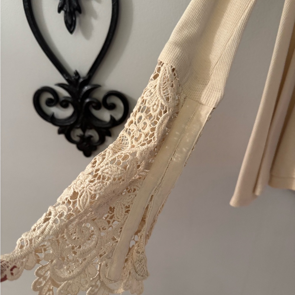 Cream Lace Sleeve Top